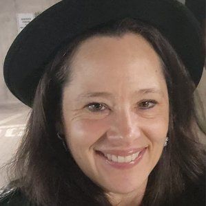 Meet your Posher, Leanne